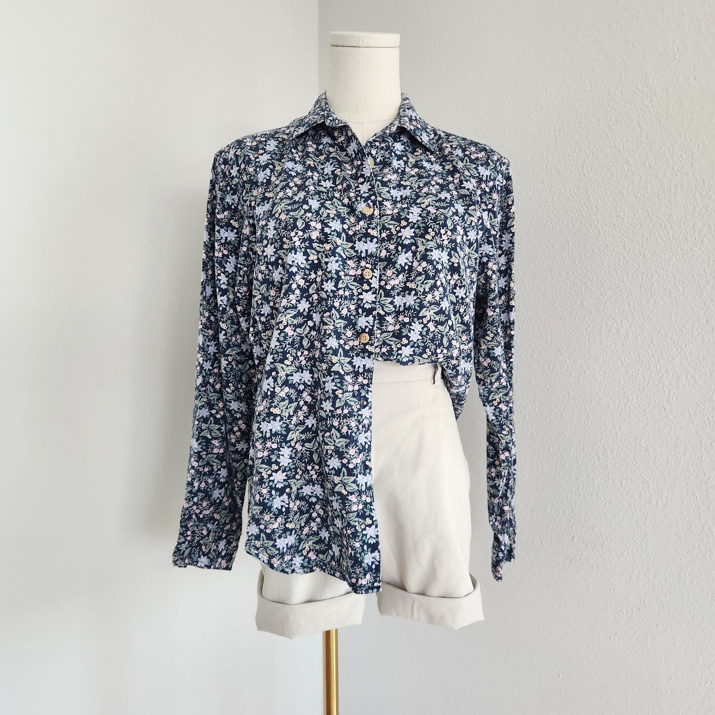 Vintage 90s Cherokee Floral Button Down Shirt Blue White Pink Cotton Top S