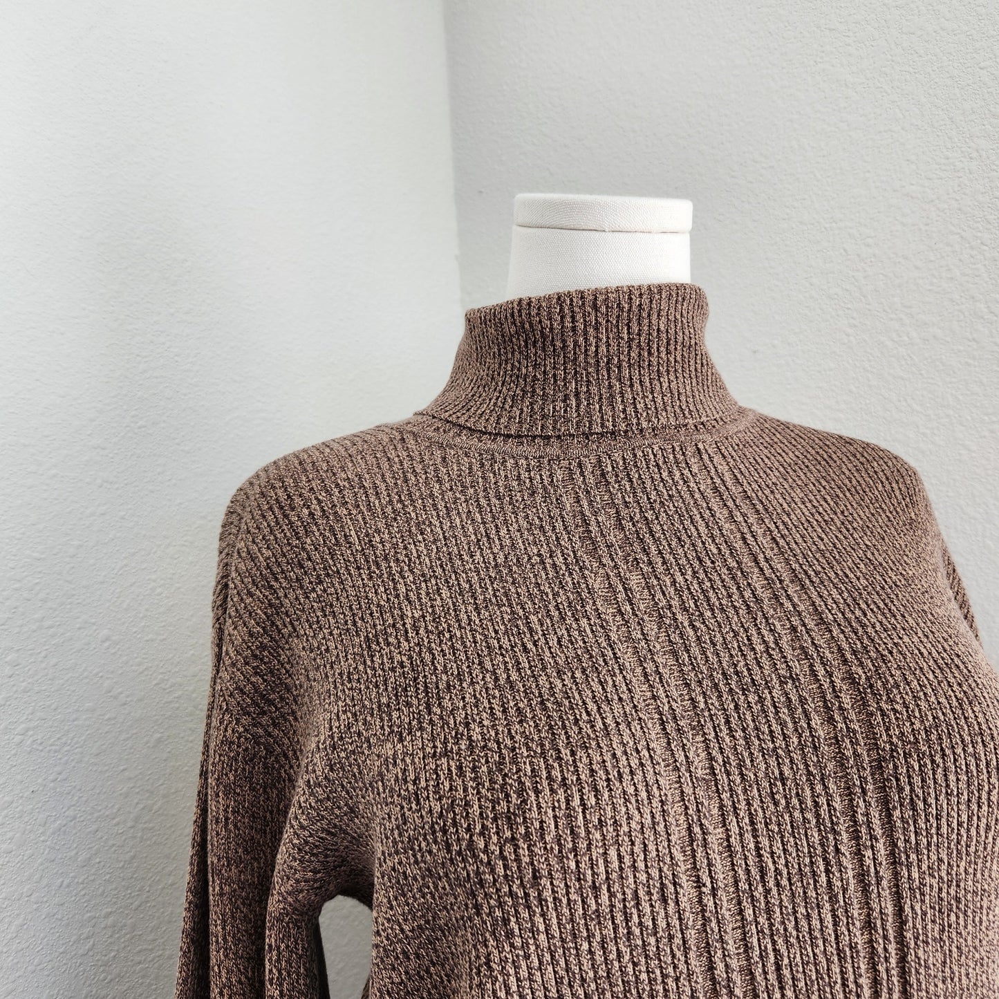 Vintage Liz Claiborne Brown Knit Long Sleeve Turtle Neck Shirt L