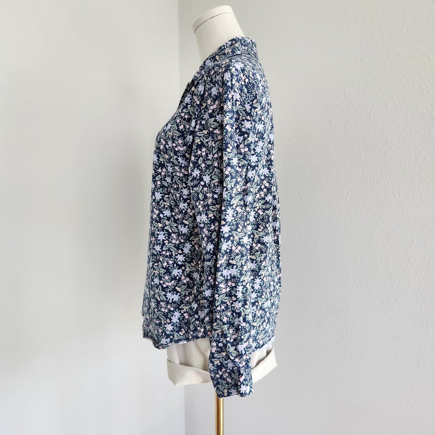 Vintage 90s Cherokee Floral Button Down Shirt Blue White Pink Cotton Top S