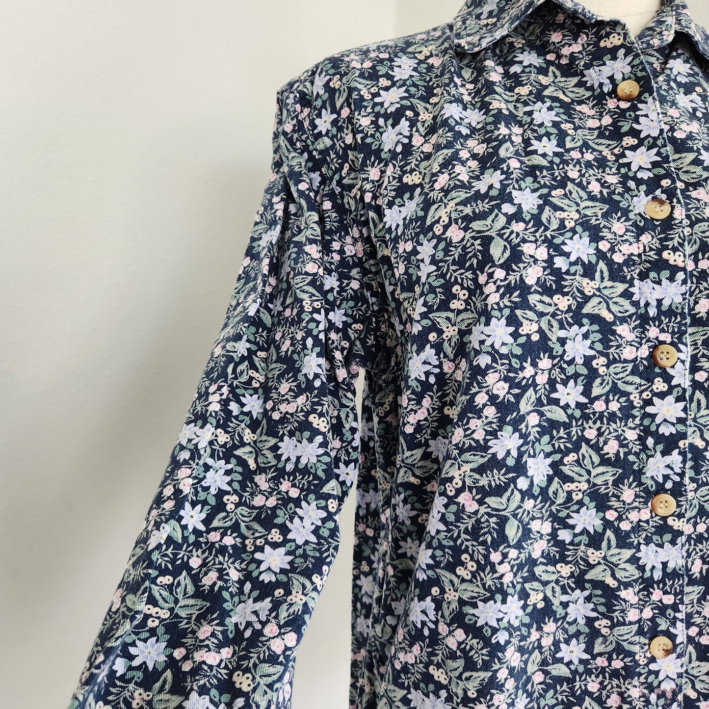 Vintage 90s Cherokee Floral Button Down Shirt Blue White Pink Cotton Top S